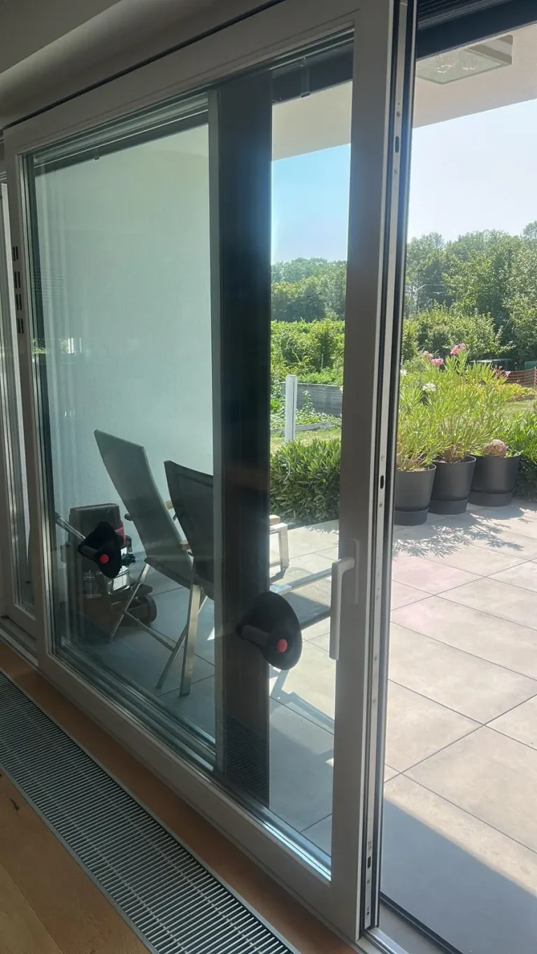 Große Schiebetür zur Terrasse